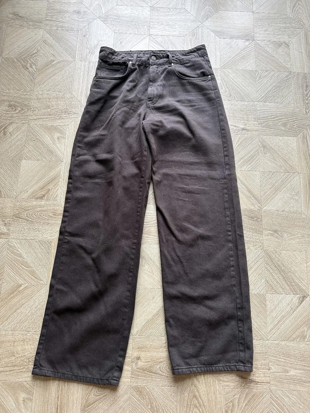 Men's Straight Jeans in Dark Brown - Classic Everyday Fit